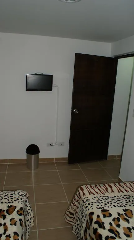 Hostal El Hangar 65 Albergue Medellín